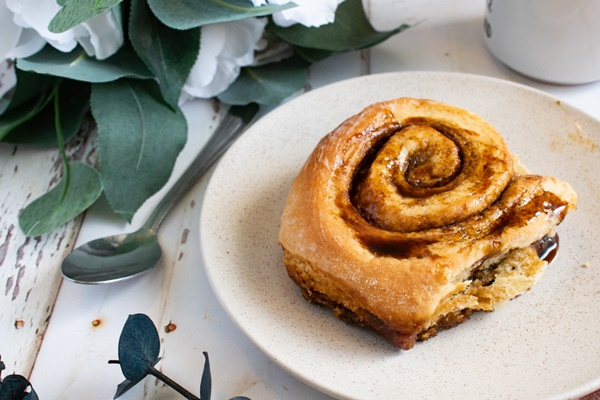 sticky buns with green leaves