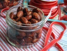 Gingerbread Spiced Almonds