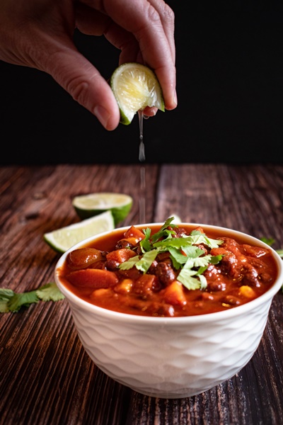 Vegetarian Black Bean Chili with lime